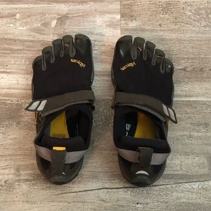 Vibram FiveFingers TrekSport Toe Shoes, Size 40